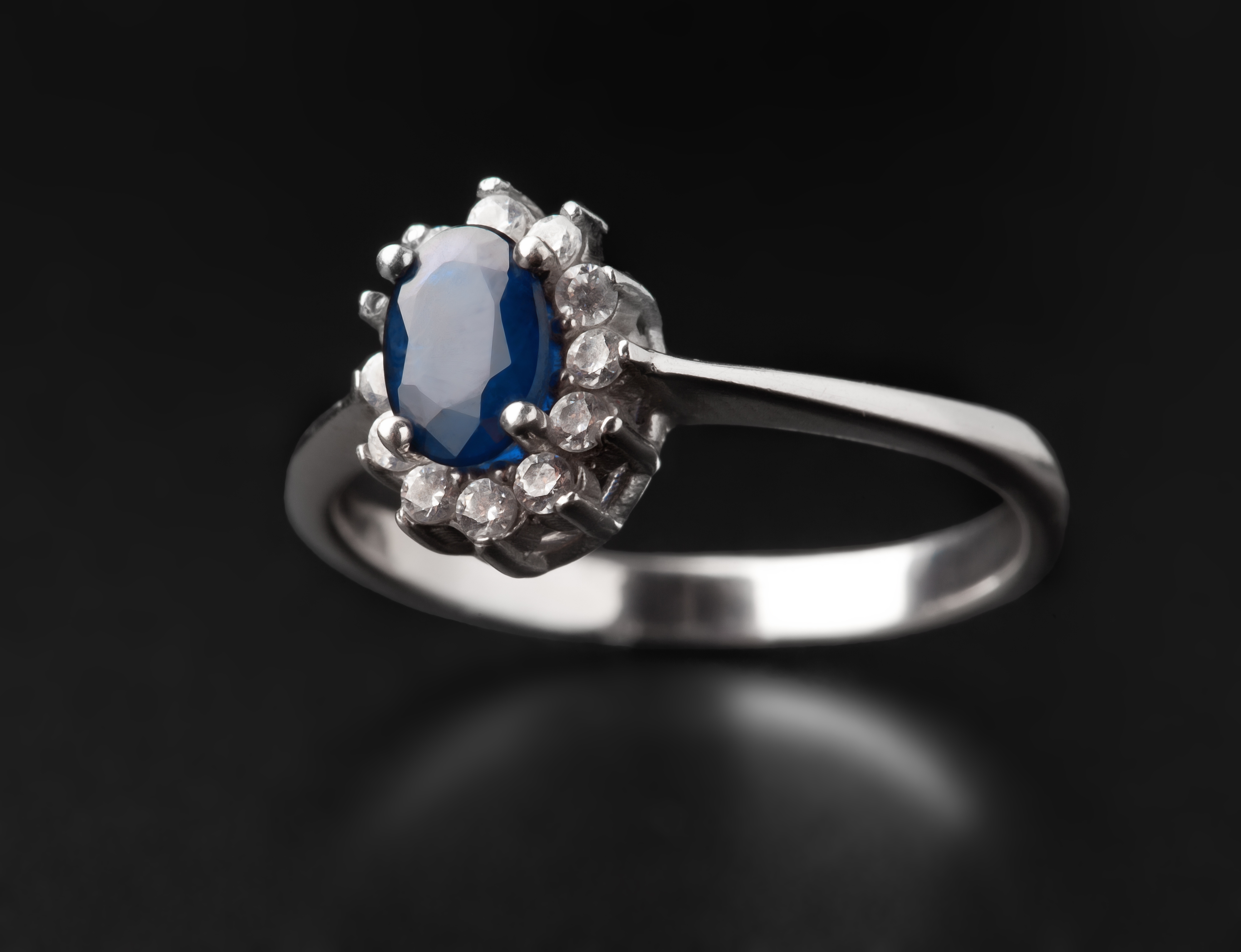 jeweler ring